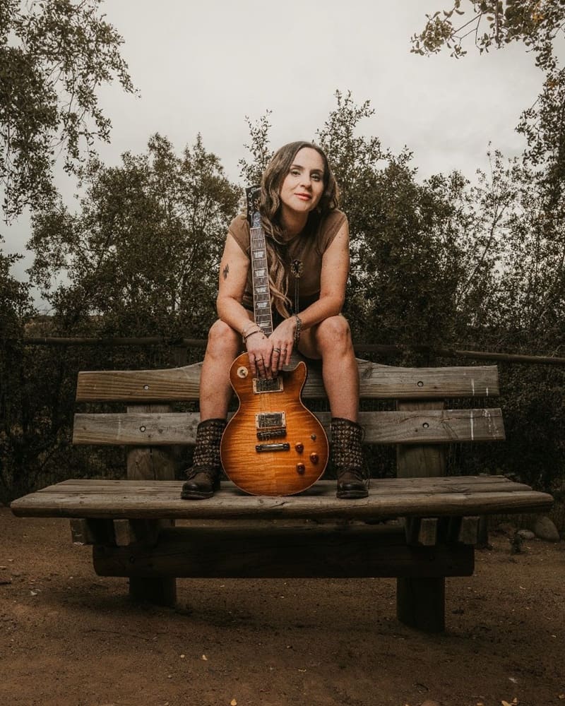 Cler Canifru comparte video para "Fantasma" de su &aacute;lbum "Santa Clarita"