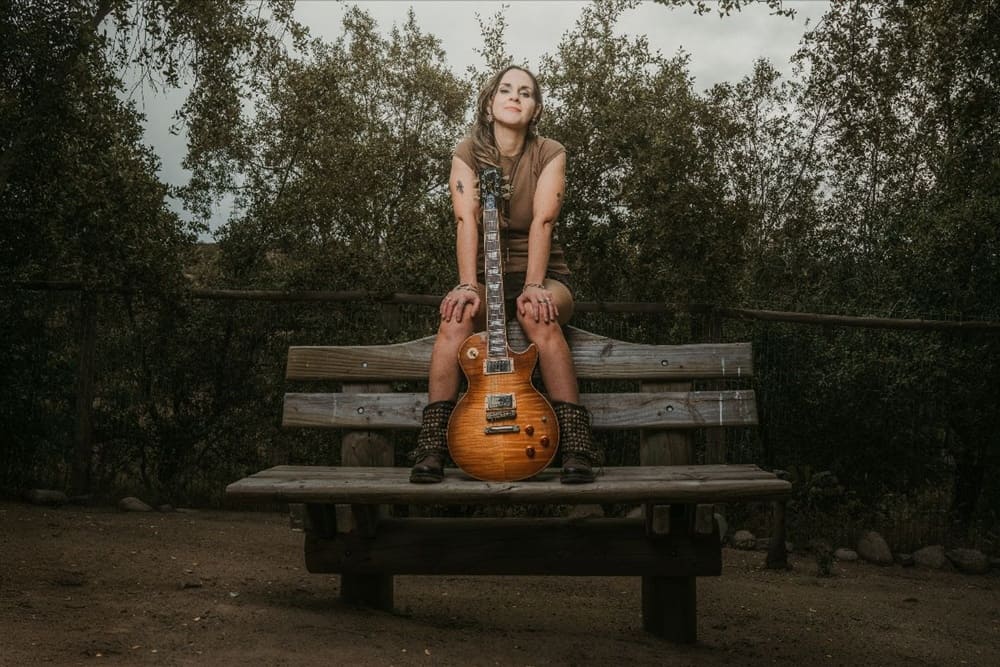 Cler Canifru comparte video para “Fantasma” de su álbum “Santa Clarita”